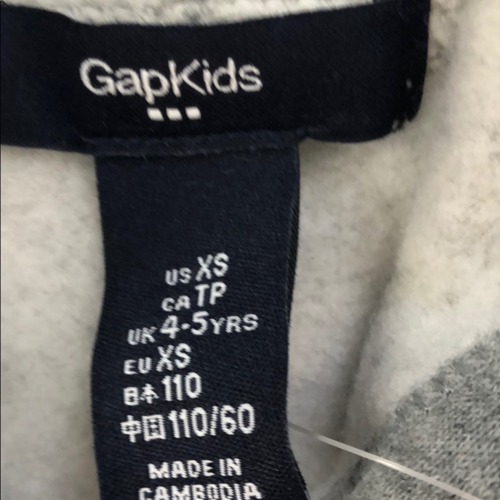 Gap Kids Sweatshirt New with Tag size 4-5 - Picture 3 of 3